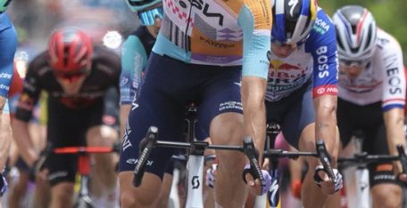 El equipo NSN de Andrés Iniesta se estrena en el WorldTour: victoria en el Tour Down Under