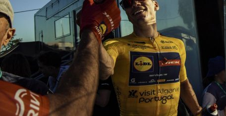 La nueva generación del ciclismo español llama a la puerta de la victoria