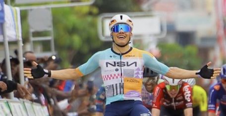 Pau Martí deja su sello personal certificando su polivalencia casi absoluta: triunfo al sprint