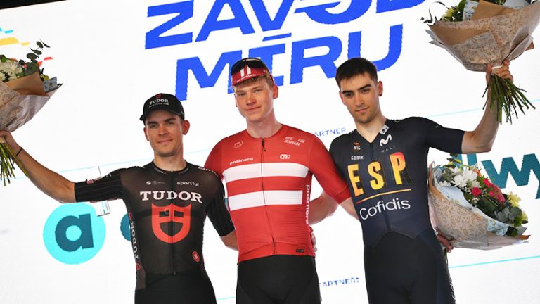 España brilla en la Carrera de la Paz con el jovencísimo Eñaut Urkaregi