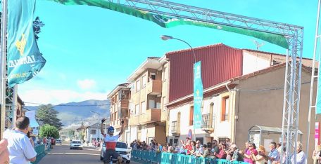Adrián Prieto (Picusa Academy) triunfa en solitario en el GP Ayuntamiento Villamanín