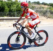 Los dioses también pueden caer: las derrotas de Pogacar y Van der Poel