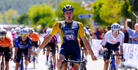 Ollie Jirovec se apunta la segunda etapa de la Volta a Portugal juniores