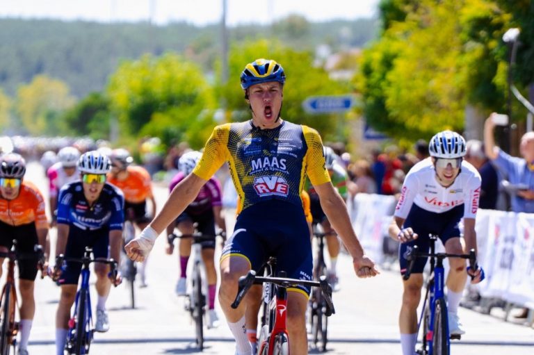 Ollie Jirovec se apunta la segunda etapa de la Volta a Portugal juniores