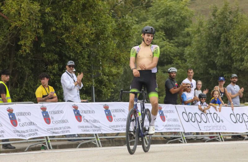 Vuelta a Cantabria júnior: Stan Vernaillen se lleva la primera etapa de la prueba UCI