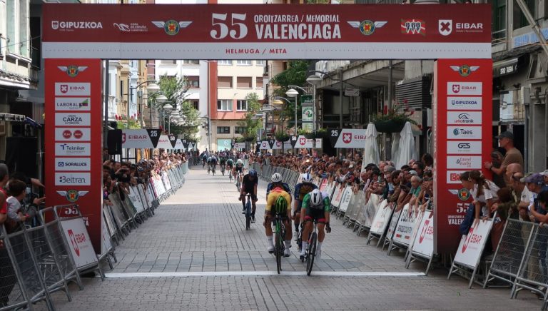 El sub-23 Vicent Zaragoza se exhibe en solitario en el Gran Premio Náquera