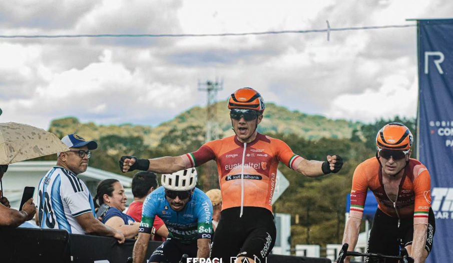 Euskaltel-Euskadi acaricia ya el top30 tras una gran actuación colectiva en Panamá