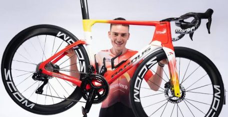 China entra de lleno en el ciclismo profesional (III): Pardus sale al rescate de TotalEnergies
